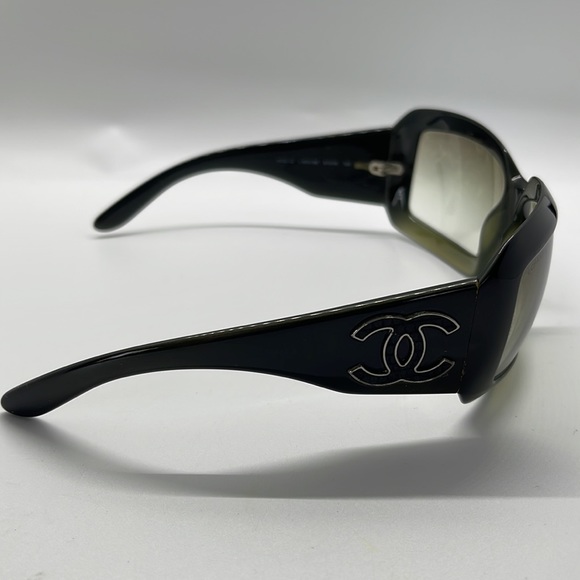 Chanel green sunglasses w/ gradient tint - Picture 5 of 12